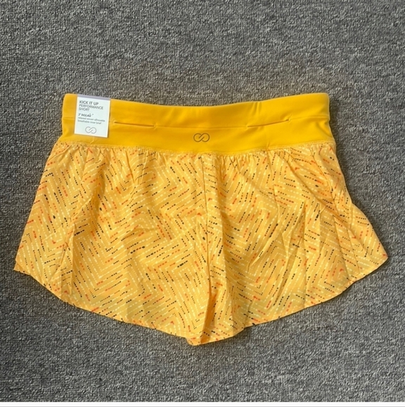 CALIA Women's Kick it Up Shorts NWT - Picture 9 of 10